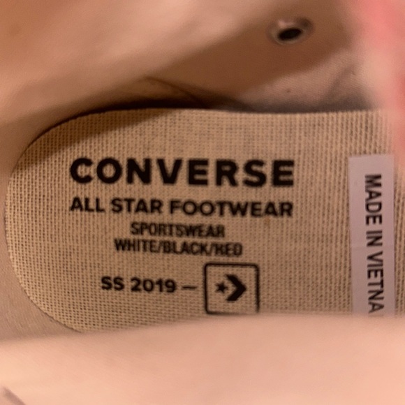 RED PLATFORMED CONVERSE NEVER WORN - Picture 3 of 3